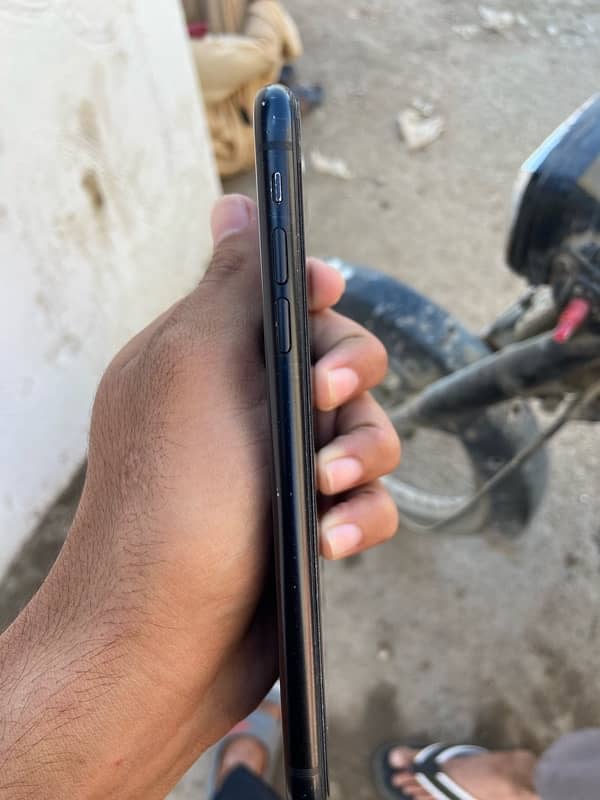 iPhone XR 0