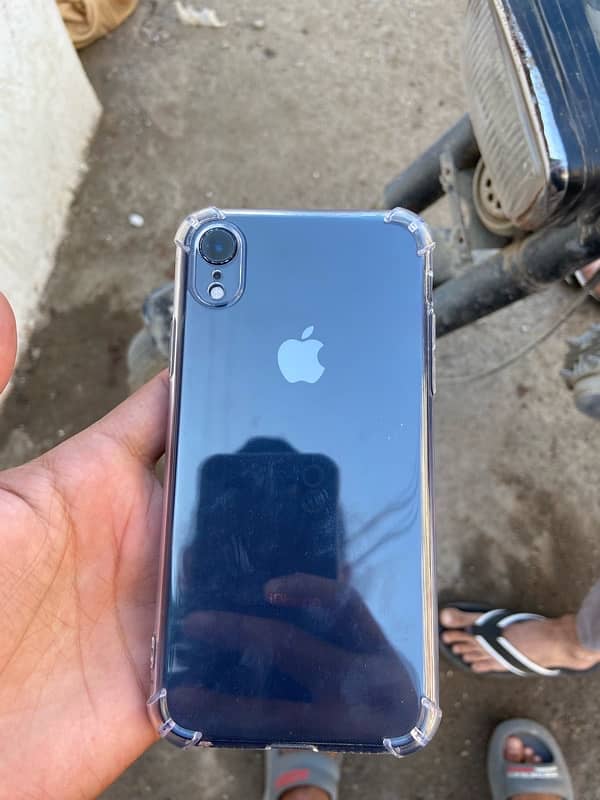 iPhone XR 3