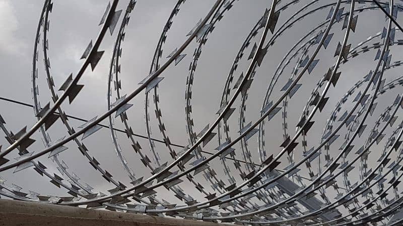 Razor wire - Barbed wire - Jali fence - Security wire - Chain link 2