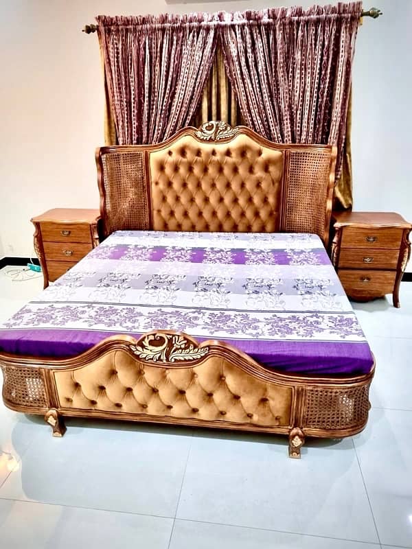 Bed set wooden king size luxury design it’s very very reasonable price 8