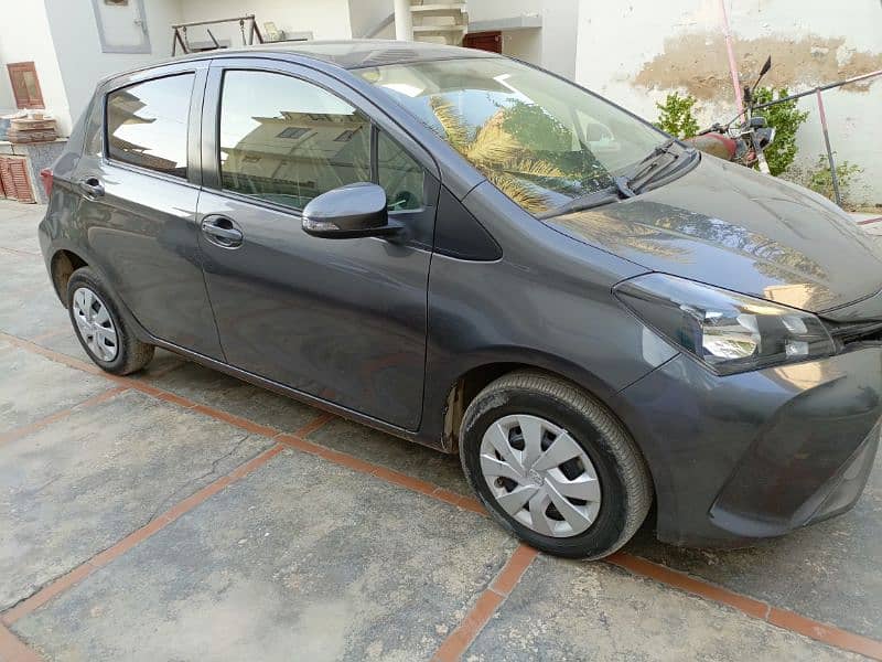 Toyota Vitz 2015 4