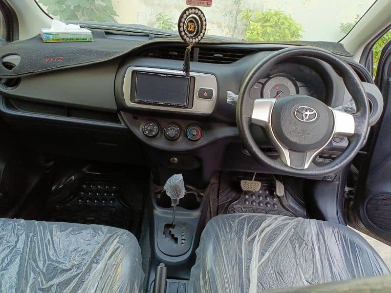 Toyota Vitz 2015 9