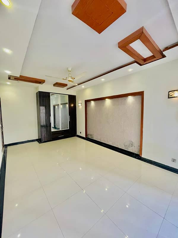 10 Marla House For Rent In DHA Phase 6 A Block Lahore At Super Hot Location. 4