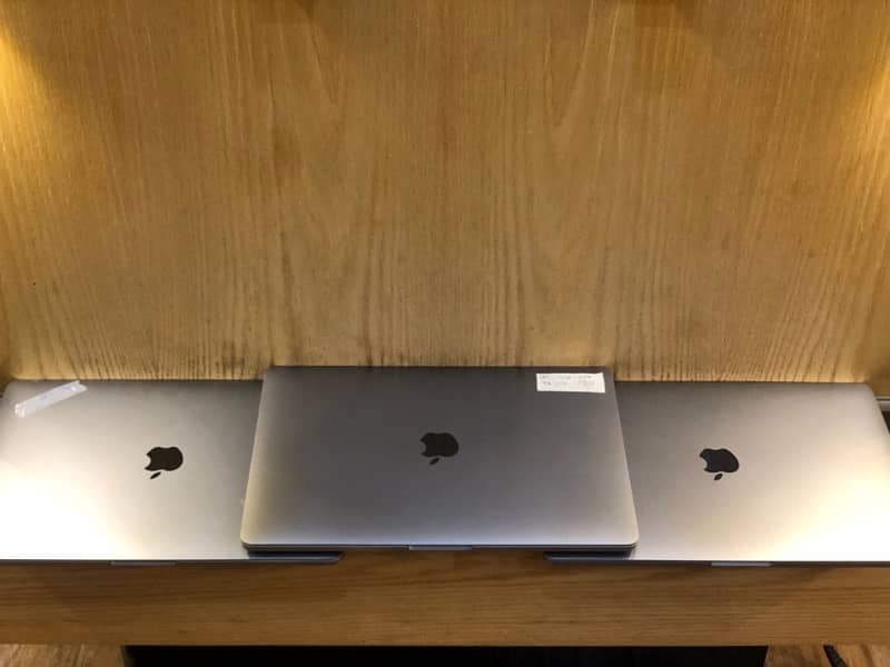 mac book pro m1 13.3inch 16 gb ram 2tb storage 3