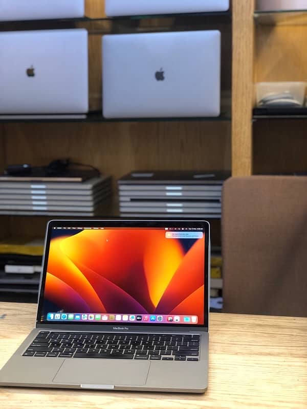 mac book pro m1 13.3inch 16 gb ram 2tb storage 4