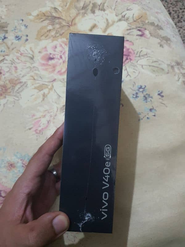 Vivo v40e box pack 1