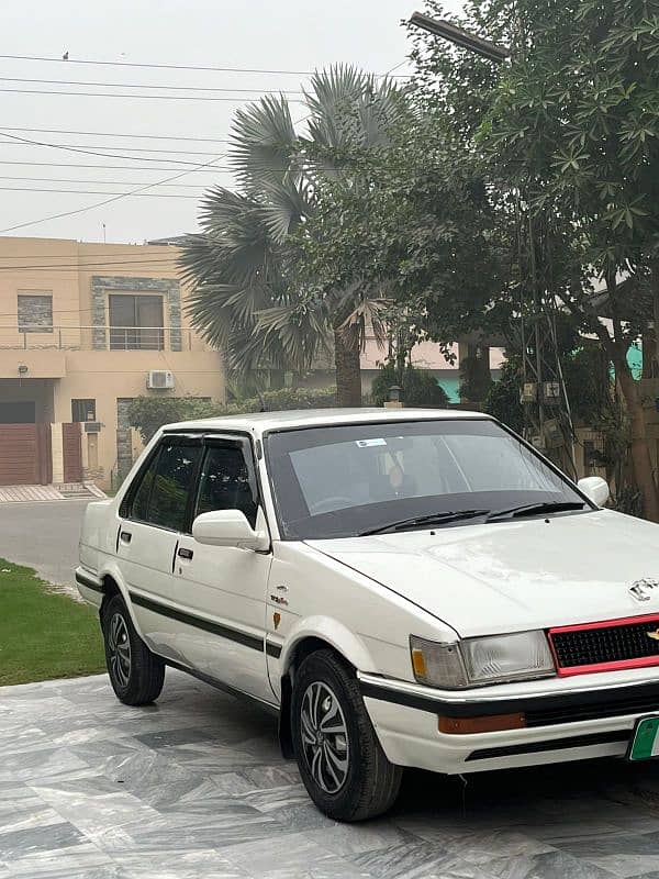 Toyota Corolla 1987 GL Saloon 2