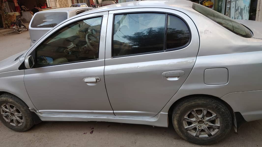 Toyota Platz 2002 5