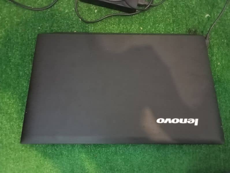 Lenovo core i3 512gb 10/9condition big 14 inch display 4