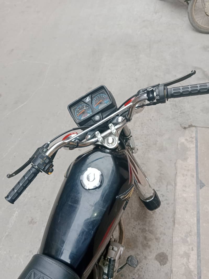 Honda CG 125 2010 5