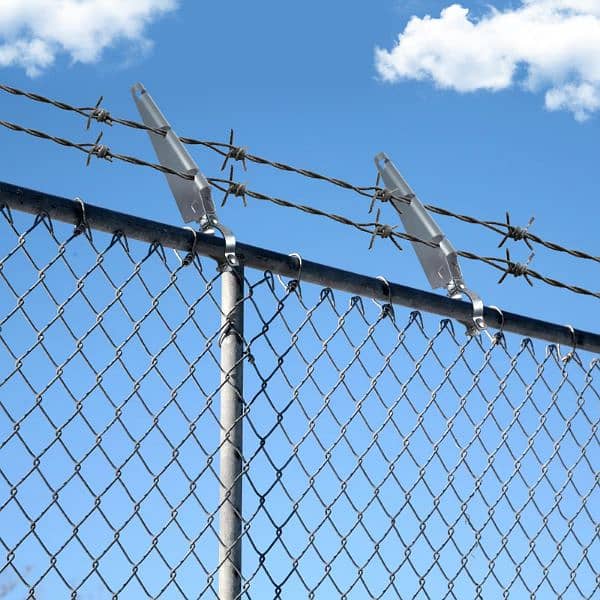 Home protect fence | home security fabrication | Razor wire 3