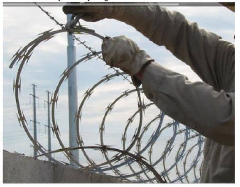 Home protect fence | home security fabrication | Razor wire 7