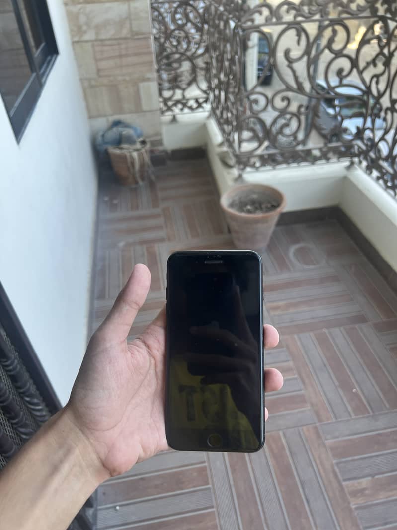 IPhone 7 Plus 32GB For Sale 4