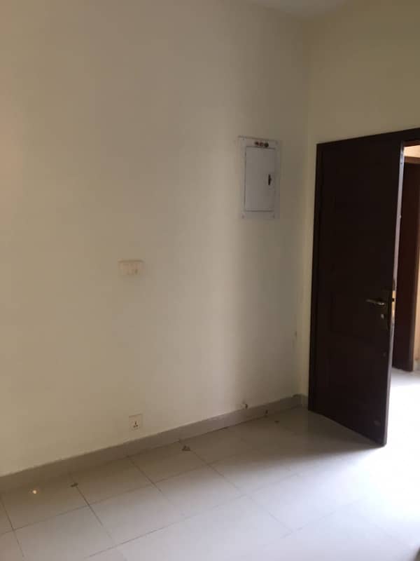 10 Marla 03 Bedroom House Available For Rent In Askari 10 Sector-E Lahore Cantt 3