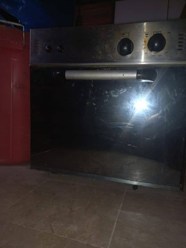 Gas Oven for sale Good condition 4