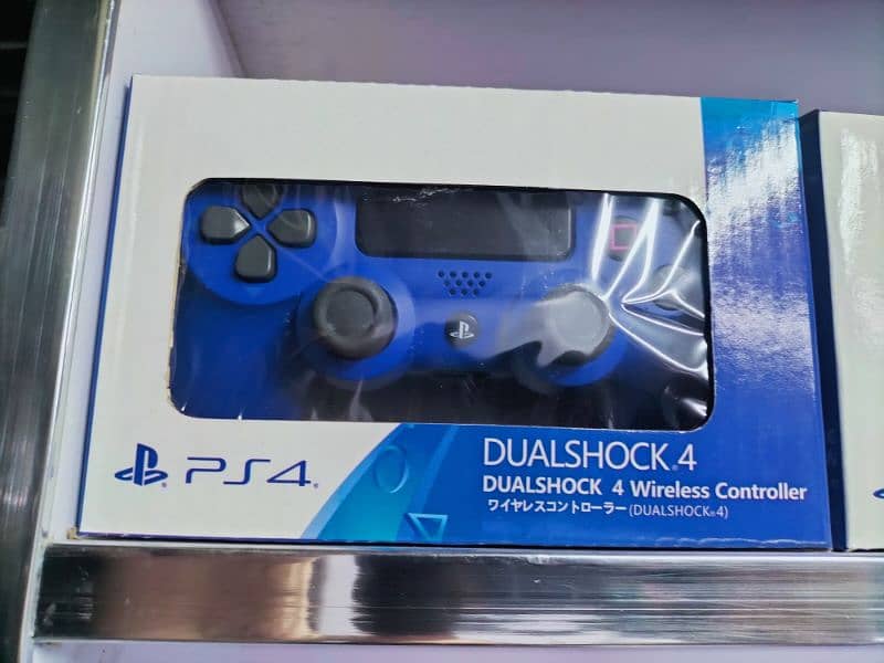 PS4 wirless controllers 03084017127 8