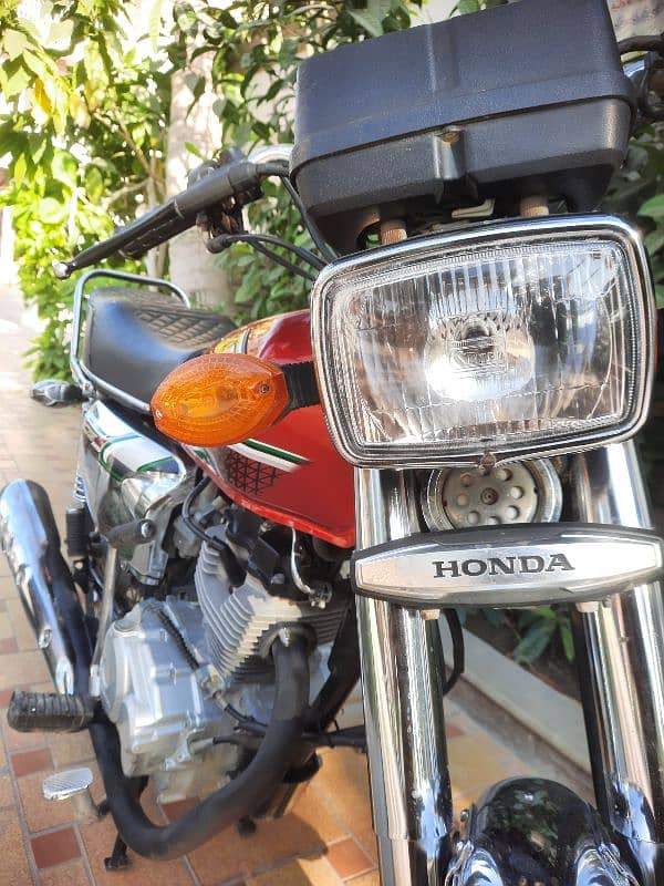 HONDA CG125cc Special Edition Self Start 5 Gear Model 2023 Karachi Num 3