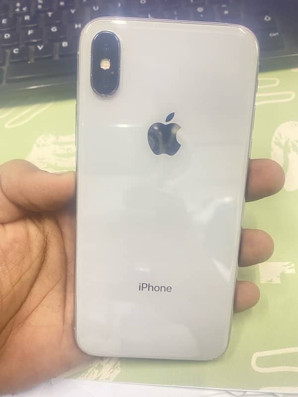 I phone X 64 GB 03324572530 What’s app only 5