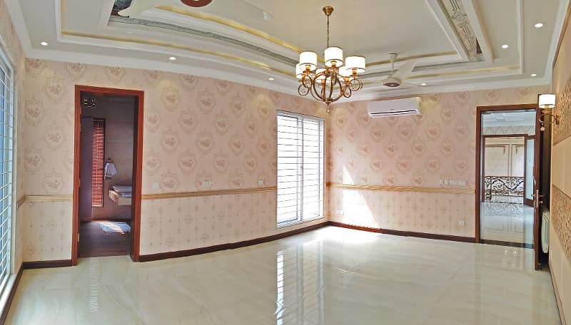 01 Kanal Slightly Used Well Maintained Like Brand New Most Elegant Bungalow For Sale In DHA Phase-5 Near To Park 19