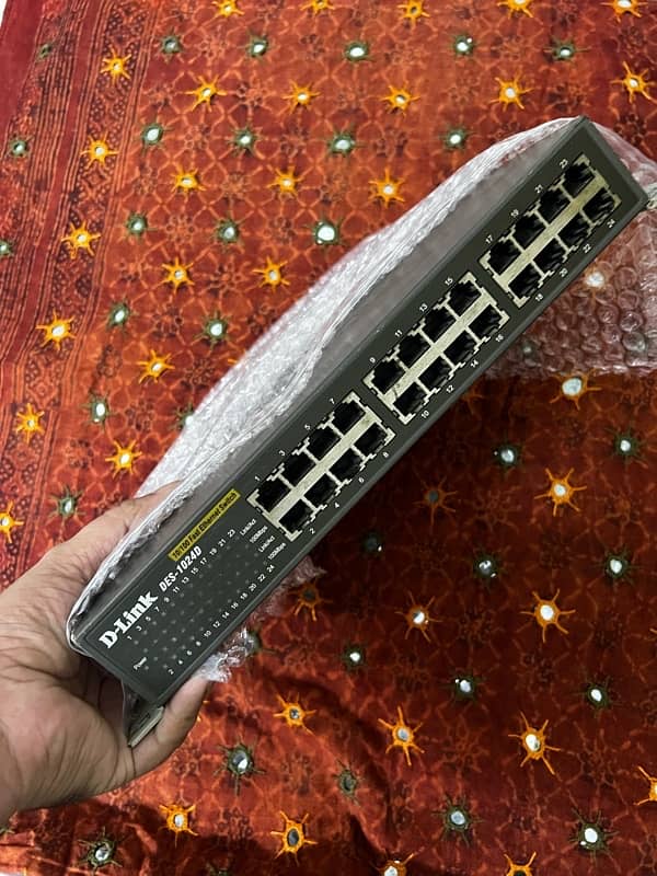 DLink DGS 1024D 24 Port switch bought it from dubai 0