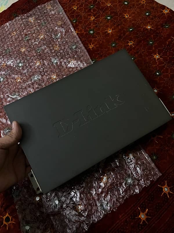 DLink DGS 1024D 24 Port switch bought it from dubai 2