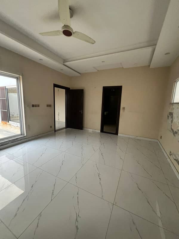 1 kanal upper portion corner house for rent at phase 5 10