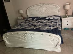 white bedset