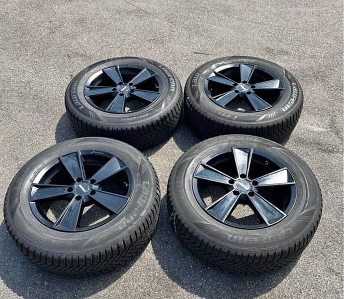 225/65/ 17 year of construction 2024 new tires, used one month, 0