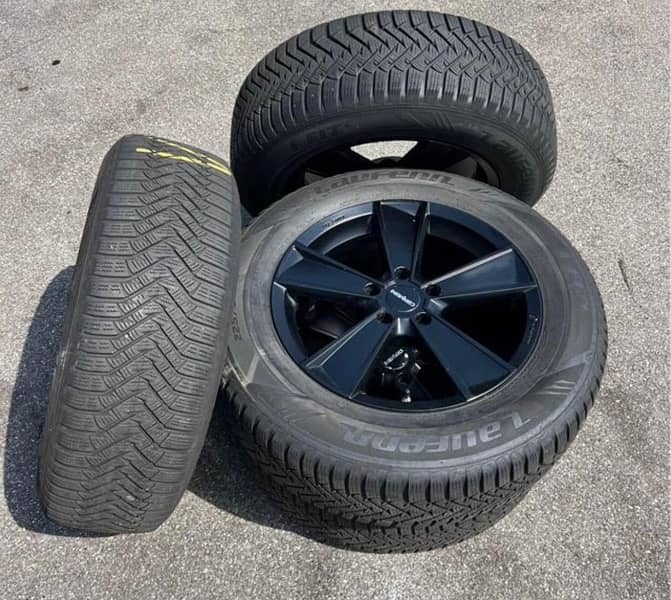 225/65/ 17 year of construction 2024 new tires, used one month, 3