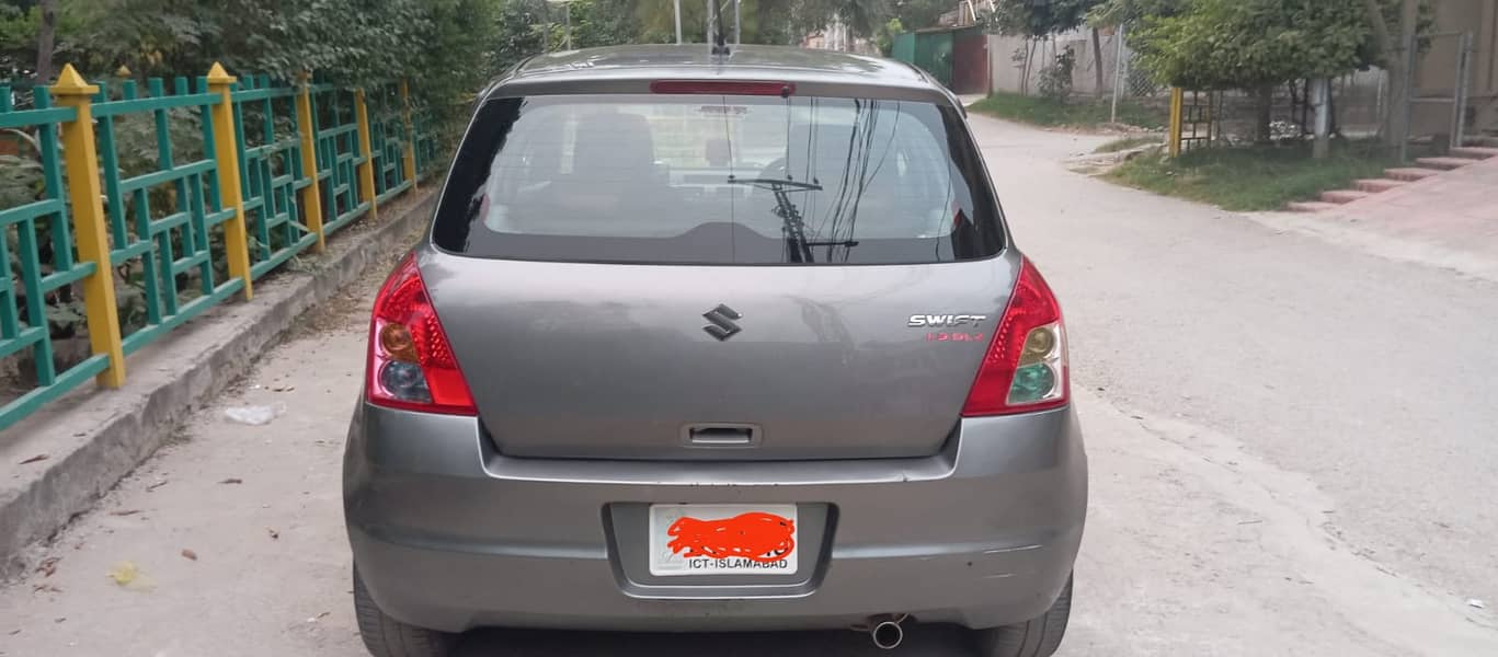 Suzuki Swift 2011 1.3 DLX 2