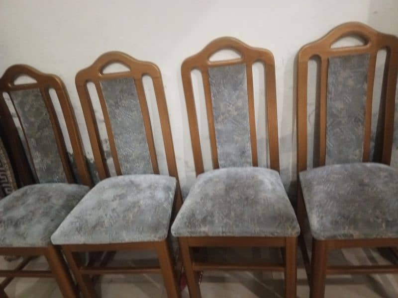 4 chair with Dining Table 0