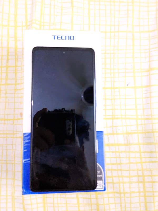 Tecno Camon 30 (12/256) 1