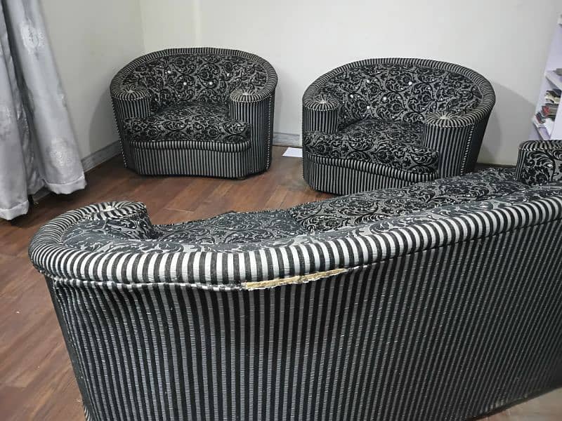 7 seater sofa set with table 7