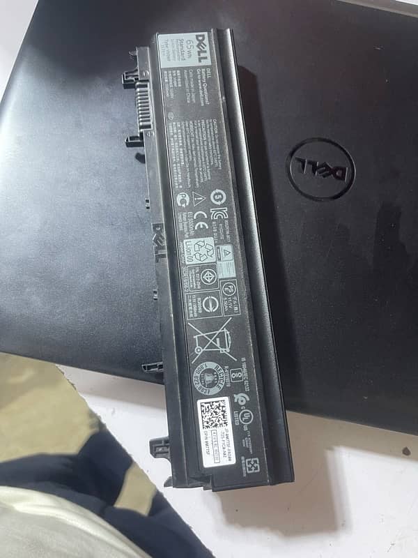 Laptop / Dell 8