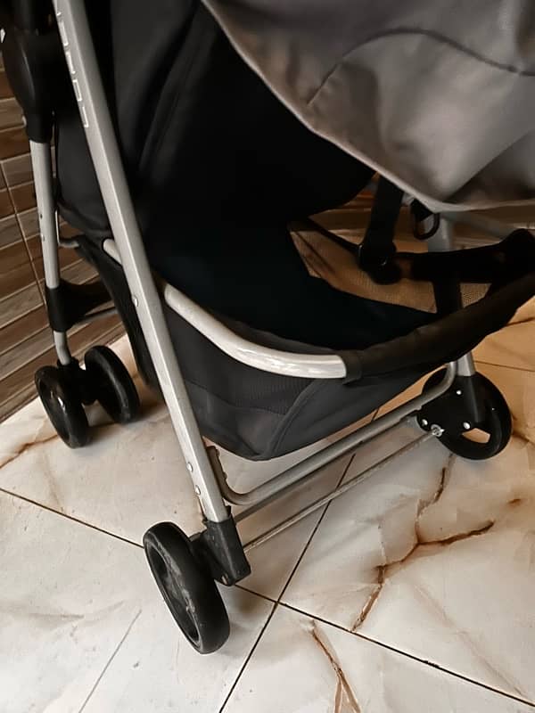 baby stroller and car seat 8