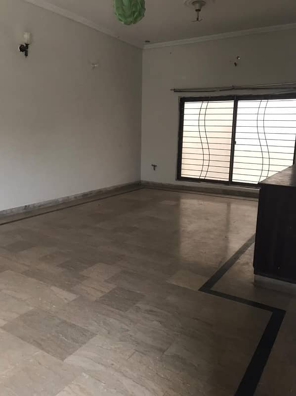 1 kanal Upper Portion For Rent With Conections (Original Pic's Attached) 2