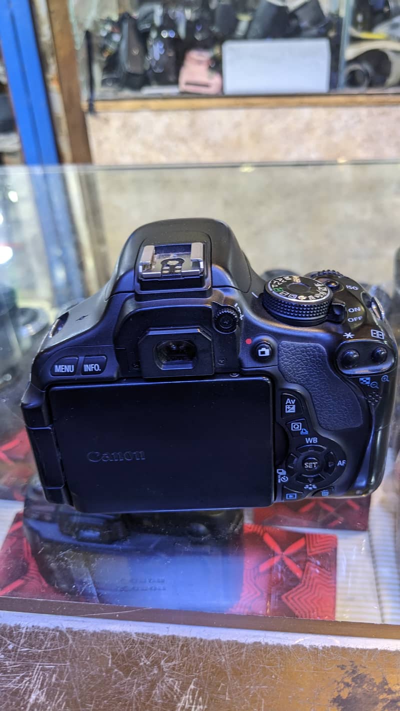 DSLR CAMERA CANON 600D 10 BY 10 CONTACT 03212306356 4