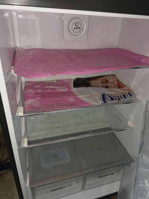 Haier freezer full size jumbo new ha 1 mah bas chlai ha  price 1lakh25 3