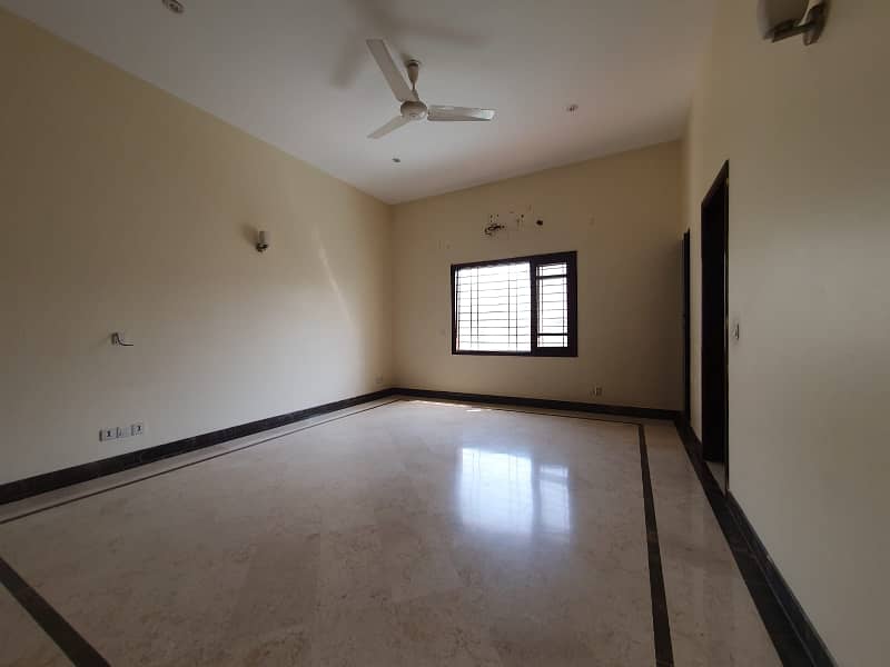 defence 1000 yards portion for rent separate gate 9