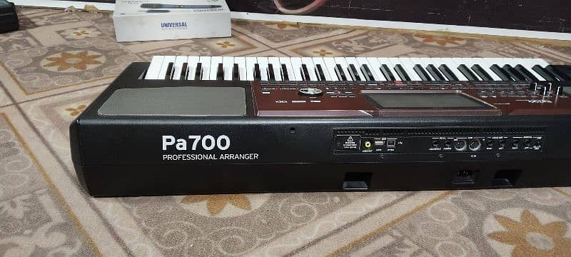 Korg Pa 700 1