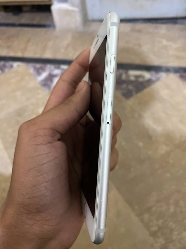 Iphone 7 10/10 condition water pack 32 gb (JV) 1