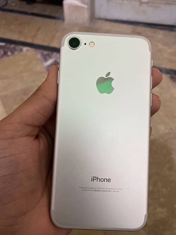 Iphone 7 10/10 condition water pack 32 gb (JV) 2