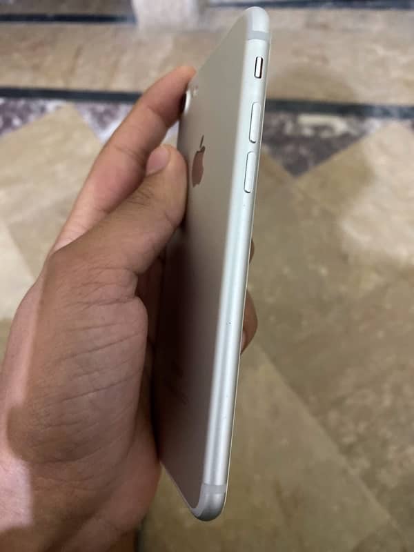 Iphone 7 10/10 condition water pack 32 gb (JV) 4