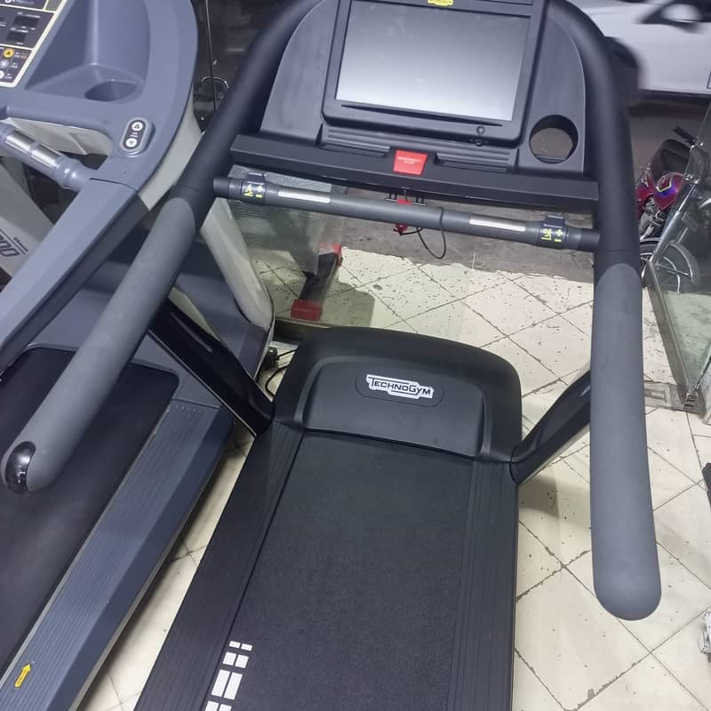 EXCITE® RUN 600|Technogym Excite|Run 600 LED Treadmill 12