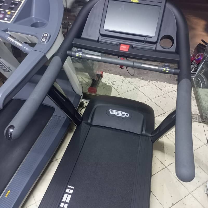 EXCITE® RUN 600|Technogym Excite|Run 600 LED Treadmill 10