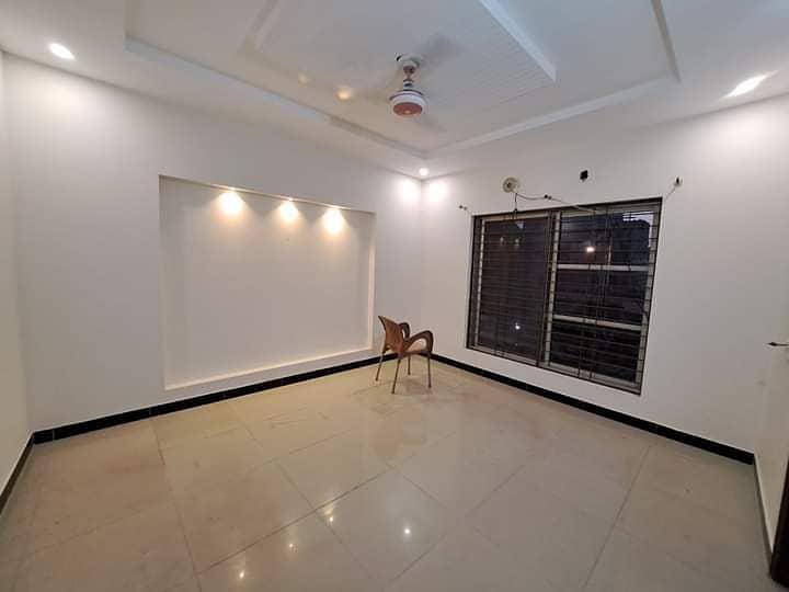 1 Kanal Beautiful House Available For Sale In Airline Society 12