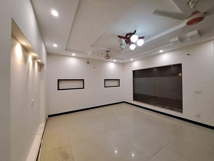 1 Kanal Beautiful House Available For Sale In Airline Society 13