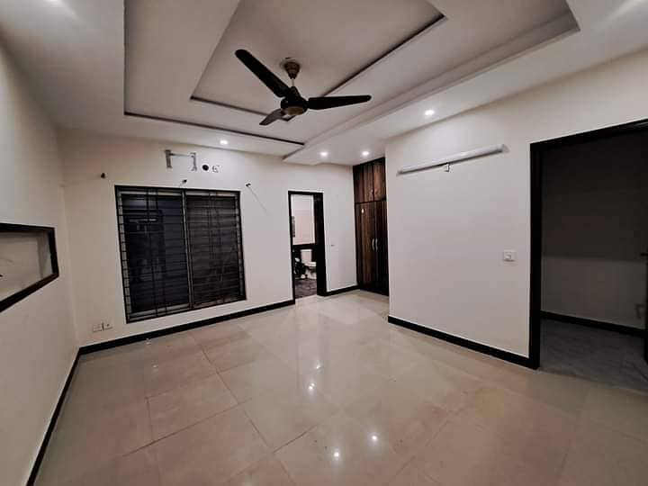 1 Kanal Beautiful House Available For Sale In Airline Society 16