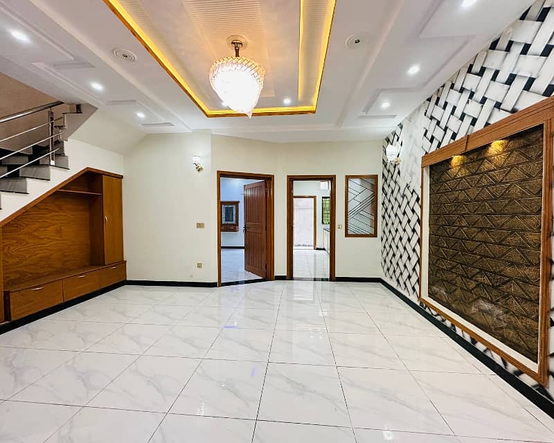 5 Marla luxury Modern House available For Sale In Paragon City Lahore 7