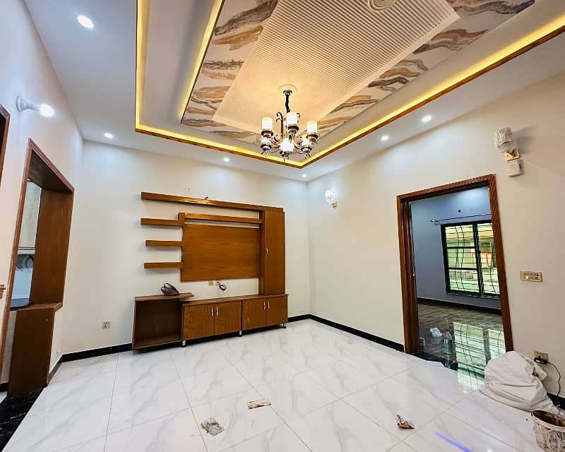 5 Marla luxury Modern House available For Sale In Paragon City Lahore 10